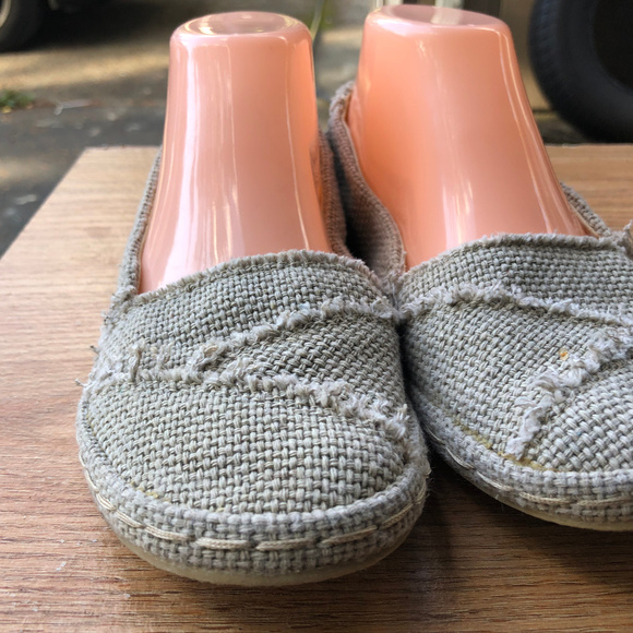 Red Dog Khaki Canvas Slip On Shoes Size 7M - Picture 4 of 8